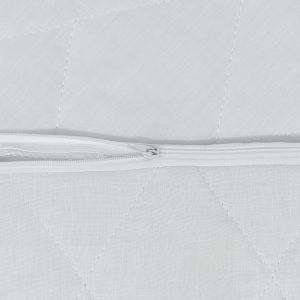 Quilted pillow protector with zipper for hotels and accommodation
