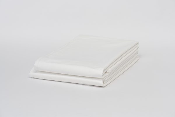 Luxury cotton-rich white hotel sheets for premium comfort
