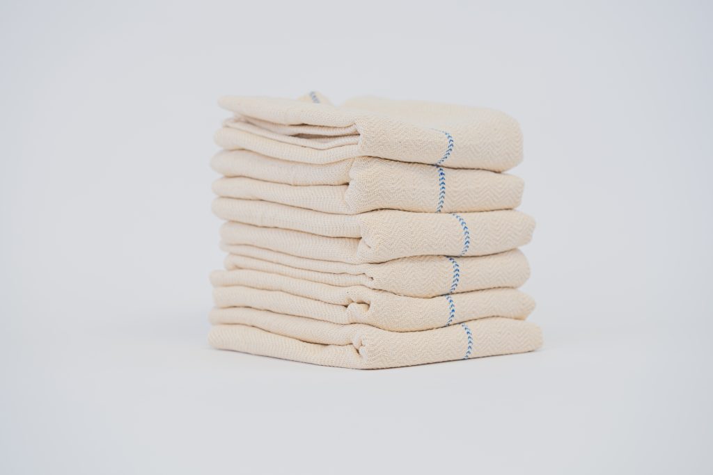 Heavy-duty oven tea towel for commercial kitchens and hospitality use