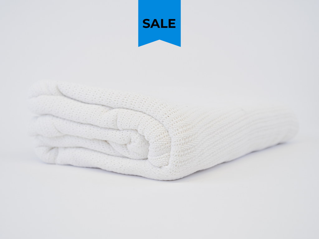 White cotton hospital blanket with breathable design for medical facilities
