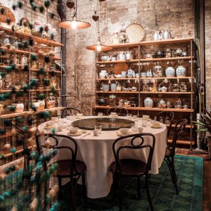 White round table cloth for weddings, restaurants, and event venues