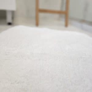 Our luxurious bath rugs are made from 100% absorbent cotton topper with a non-slip underside. Extra thick and absorbent, a beautiful addition to your bathroom. 900 grams per piece, 1700 gsm. BathRug